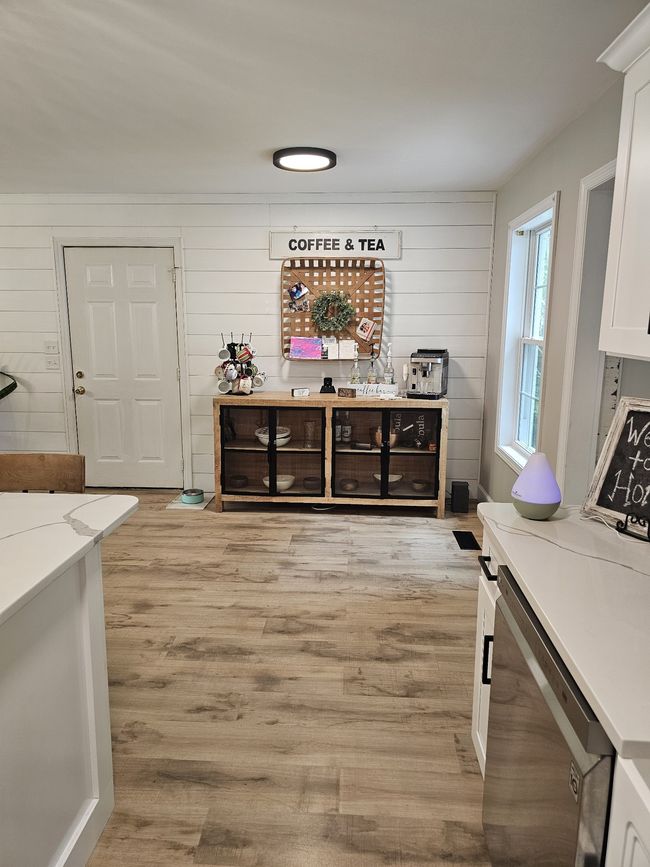 Area being used as a coffee bar area. Would also make a great breakfast nook. | Image 11