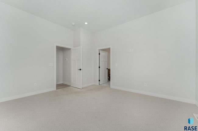 8600 W Shoreline Pl, Townhouse with 4 bedrooms, 3 bathrooms and null parking in Sioux Falls SD | Image 10