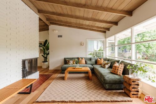 550 Arch Pl, Glendale, CA, 91206-3003 | Card Image