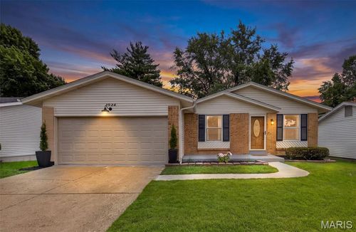 3024 Mediterranean Dr, Florissant, MO, 63031-1414 | Card Image
