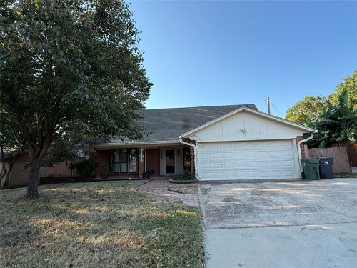4604 Andalusia Trl, Arlington, TX, 76017-2150 | Card Image
