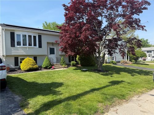 29 Hilda St, Cranston, RI, 02920-8358 | Card Image