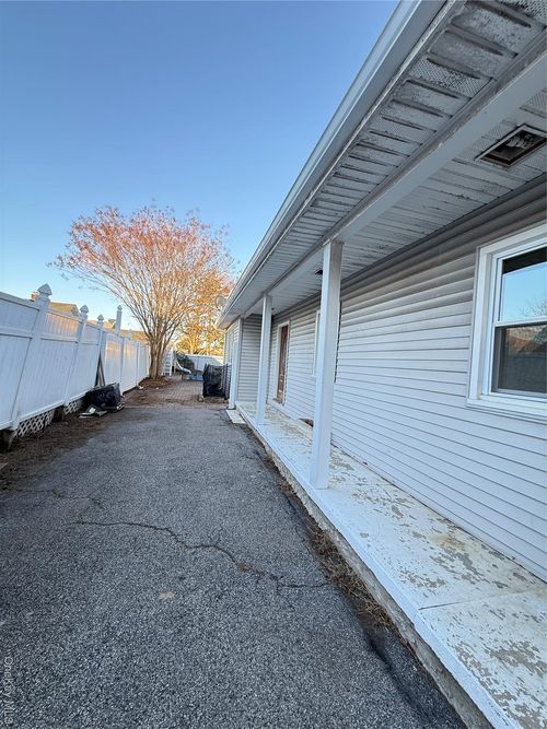 254 Park Ave, Freeport, NY, 11520-4822 | Card Image