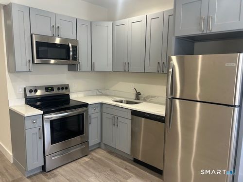 8-11 Church Hill Rd, Newtown, CT, 06470-1656 | Card Image