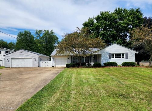 5155 Peach St, Louisville, OH, 44641-9333 | Card Image