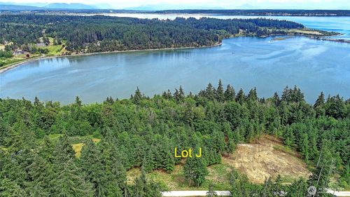1 J Triangle Cove Ln, Camano Island, WA, 98282 | Card Image