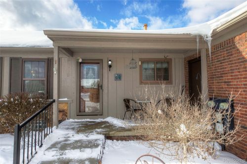 121-2-9870 Cambridge Ct, South Lyon, MI, 48178-8515 | Card Image