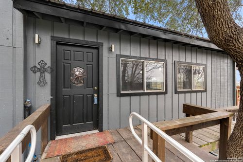 1413 Alamo Beach Rd, Pipe Creek, TX, 78063-5610 | Card Image