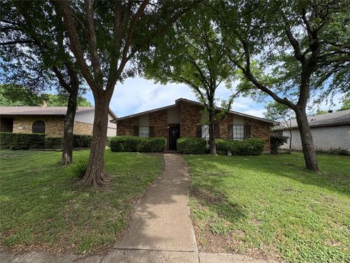 7103 Hardwood Trail, Dallas, TX, 75249 | Card Image