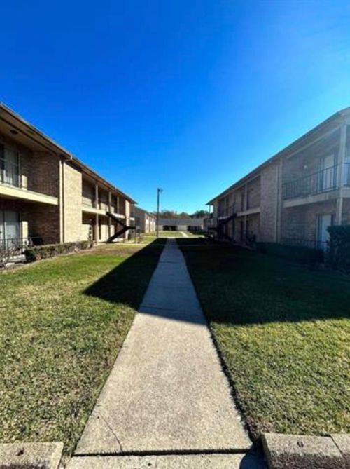 7984 Gladys Ave, Beaumont, TX, 77706-3172 | Card Image