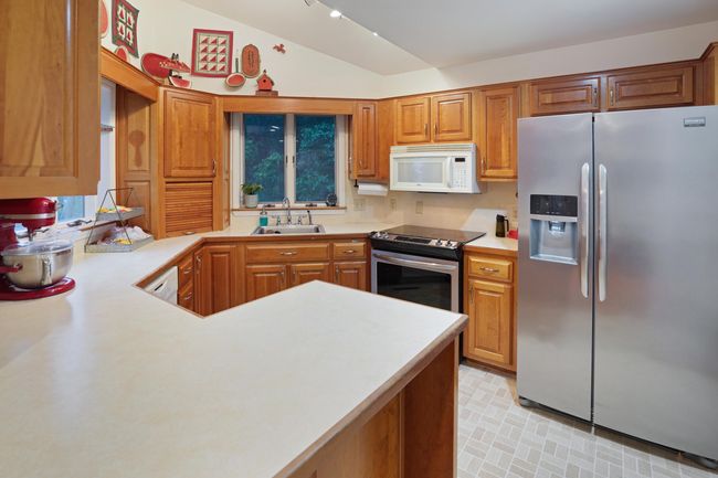 Kitchen | Image 12