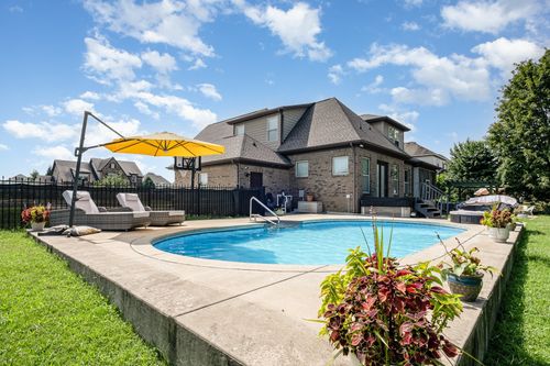2827 Craythorne Dr, Murfreesboro, TN, 37129-1318 | Card Image