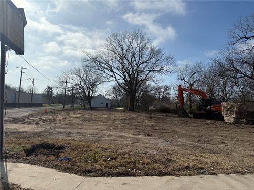 201 W Main St, Wolfe City, TX, 75496-3453 | Card Image