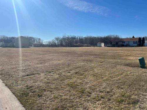 138 Aberdeen Ln, Raisinville Twp, MI, 48161-9093 | Card Image