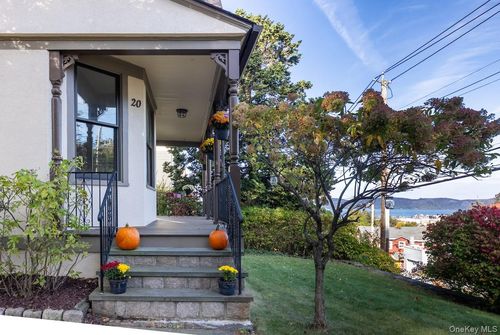 20 Benedict Ave, Tarrytown, NY, 10591-4114 | Card Image