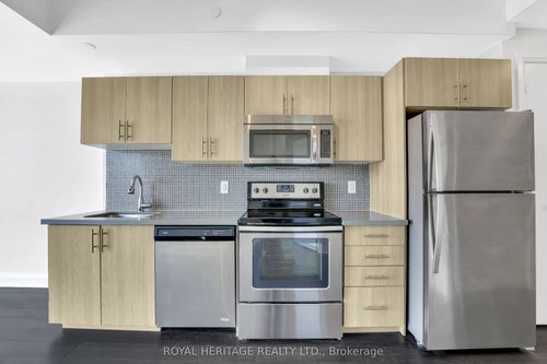 311-16 Mcadam Ave, North York, ON, M6A0B9 | Card Image