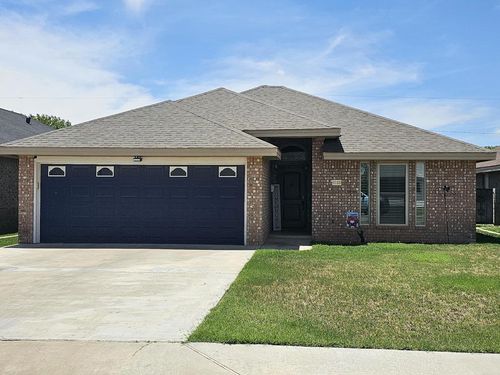 b-916-B Bronstad Dr, Andrews, TX, 79714-3803 | Card Image