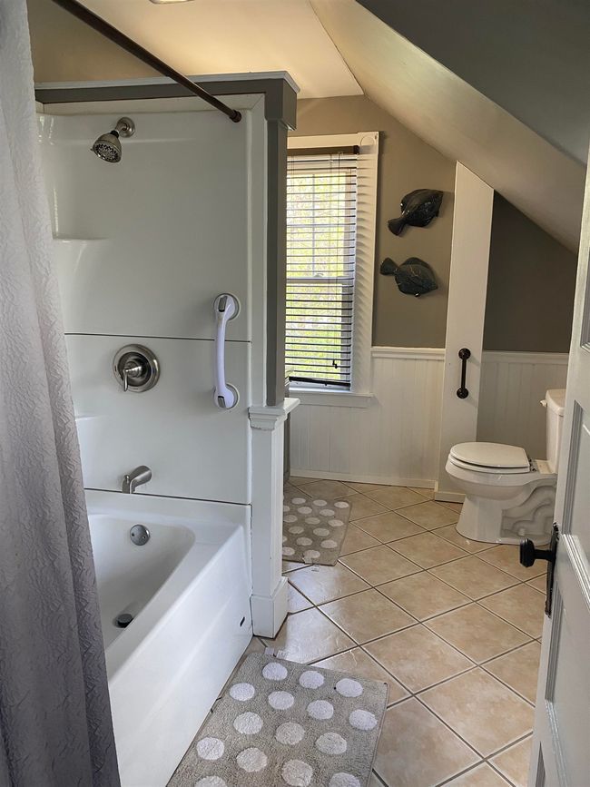32 Adams Ave, House other with 5 bedrooms, 2 bathrooms and null parking in Rochester NH | Image 17