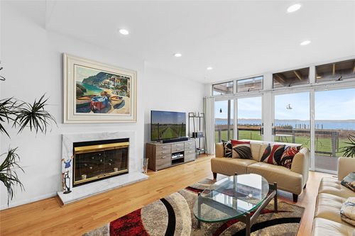 6c-2460 Shipyard Ln, East Marion, NY, 11939-1237 | Card Image