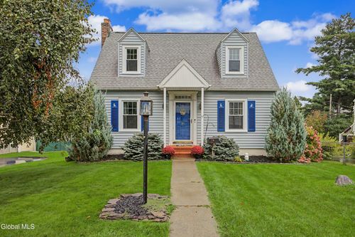 26 Hillcrest Rd, Latham, NY, 12110-4133 | Card Image