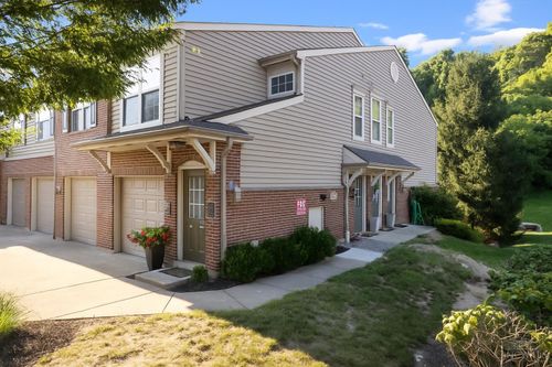 7203 English Dr, Cincinnati, OH, 45244-3147 | Card Image