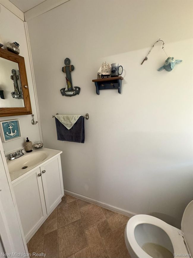3302 Newton Rd, House other with 3 bedrooms, 2 bathrooms and null parking in Commerce Township MI | Image 17