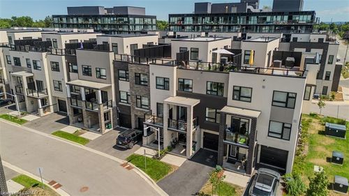 30-1121 Cooke Blvd, Burlington, ON, L7T0C4 | Card Image