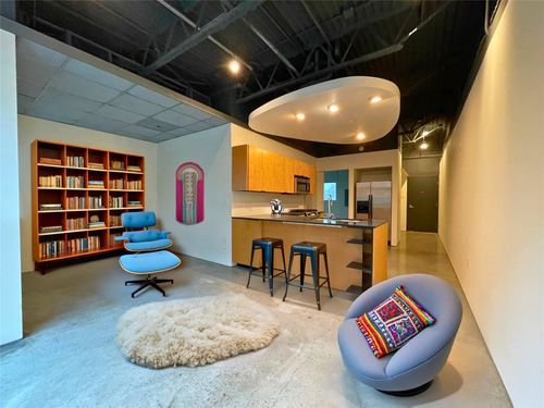 ste-204-601 Brushy St, Austin, TX, 78702-3278 | Card Image