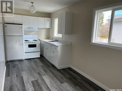 1310 12 Th St W, House other with 3 bedrooms, 1 bathrooms and null parking in Prince Albert SK | Image 2