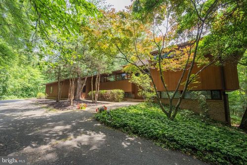 1017 Towlston Rd, MCLEAN, VA, 22102-1116 | Card Image