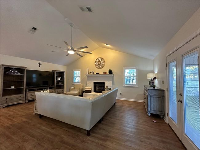 FAMILY / GREAT ROOM | Image 15