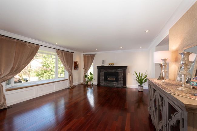 2628 Hardy Crescent, House other with 4 bedrooms, 3 bathrooms and 4 parking in North Vancouver BC | Image 6