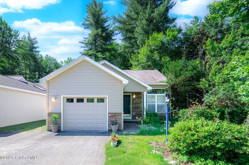 272 Meadowlark Dr, Ballston Spa, NY, 12020-2646 | Card Image