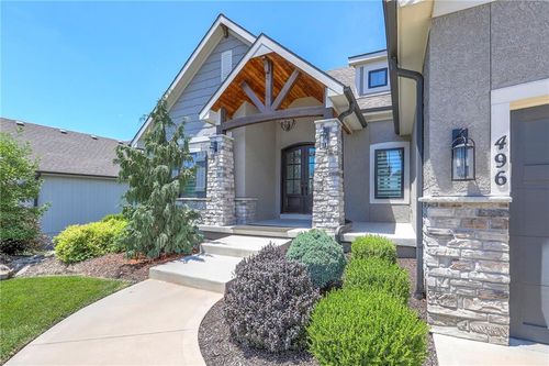 496 Wilds Pkwy, Greenwood, MO, 64034-8637 | Card Image