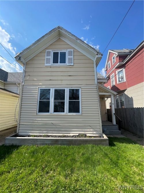 94 Farmer St, Buffalo, NY, 14207-2639 | Card Image