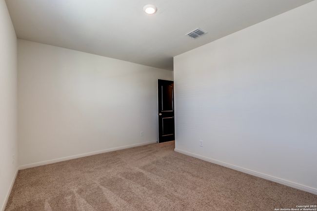 10818 Monterey Pike, House other with 5 bedrooms, 3 bathrooms and null parking in Converse TX | Image 28