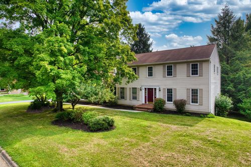 670 Carriage Ct, Newark, OH, 43055-1613 | Card Image