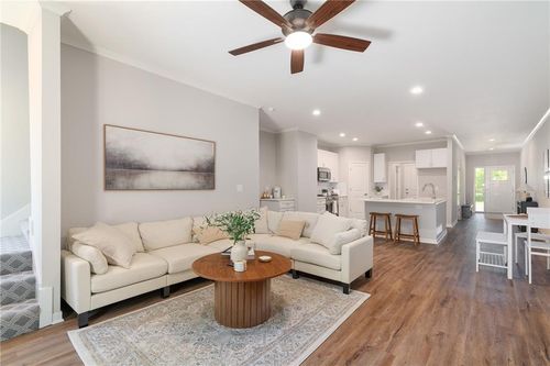 1087 N Findley St, Olathe, KS, 66061-7571 | Card Image