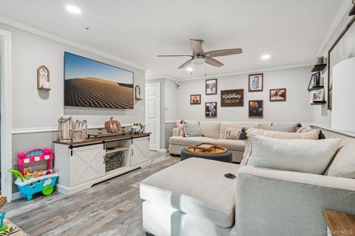 312 Clubhouse Ct, Coram, NY, 11727-3606 | Card Image