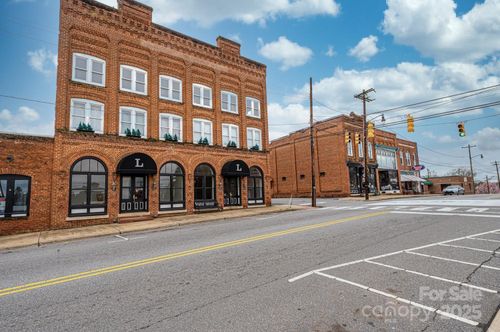 100 S Main St, Catawba, NC, 28609-9044 | Card Image