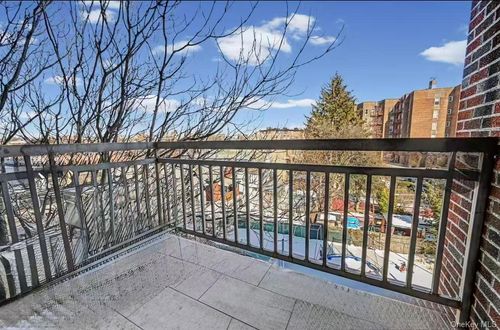 4b-8409 Queens Blvd, Elmhurst, NY, 11373-4246 | Card Image