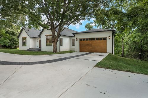 b-541 Skyview Dr, Nashville, TN, 37206-1839 | Card Image