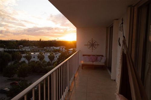 gph7-650 Ne 64th St, Miami, FL, 33138-6281 | Card Image