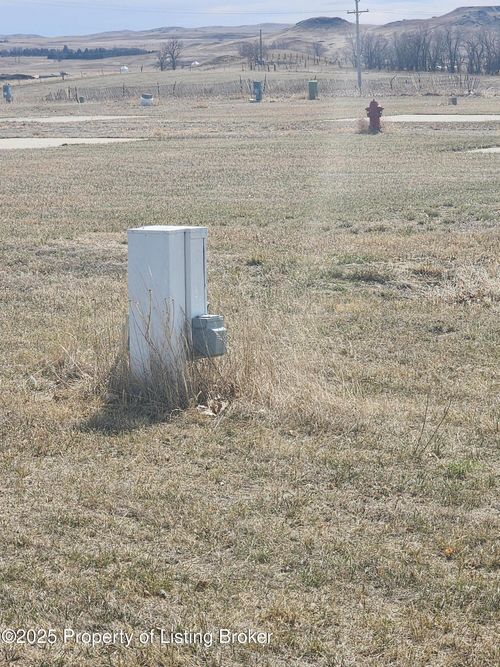 1400 2nd Ave S, Hettinger, ND, 58639-7545 | Card Image