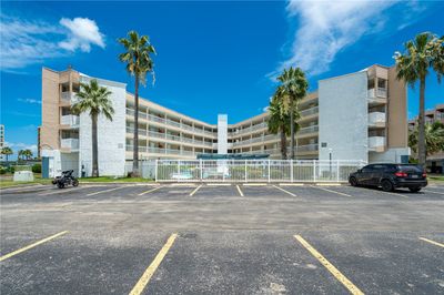 2237 - 3938 Surfside Boulevard, Condo with 1 bedrooms, 1 bathrooms and null parking in Corpus Christi TX | Image 2