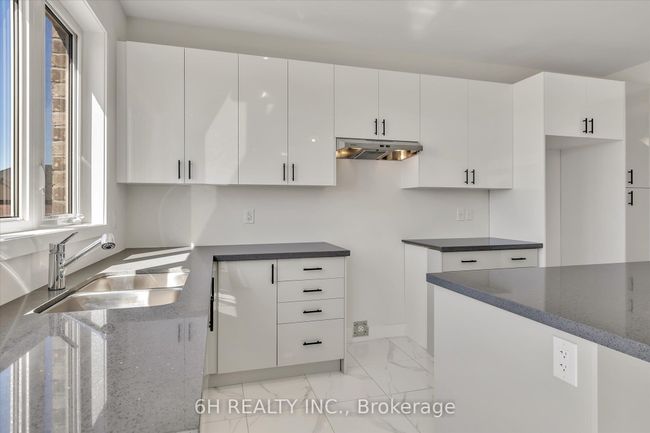329 O'toole Crescent, House other with 6 bedrooms, 4 bathrooms and 2 parking in Selwyn ON | Image 12