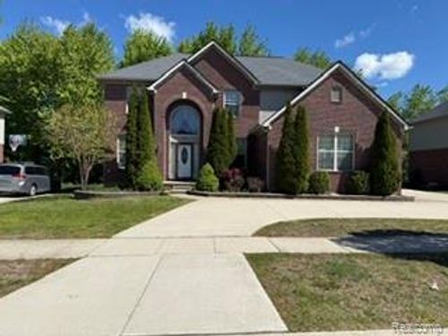 4853 Vinewood Dr, Sterling Heights, MI, 48314-2935 | Card Image