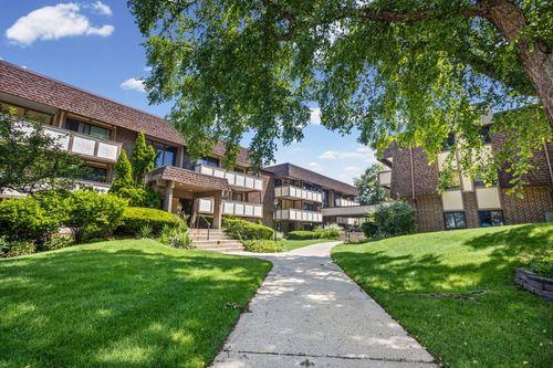 105c-435 Cavalier Court, Dundee, IL, 60118 | Card Image