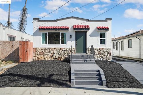 2644 77th Ave, Oakland, CA, 94605-2814 | Card Image