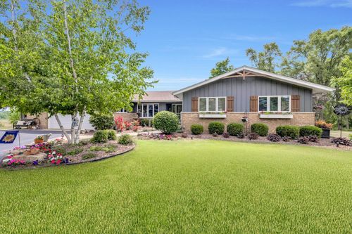 1551 Richmond Rd, Twin Lakes, WI, 53181-9284 | Card Image